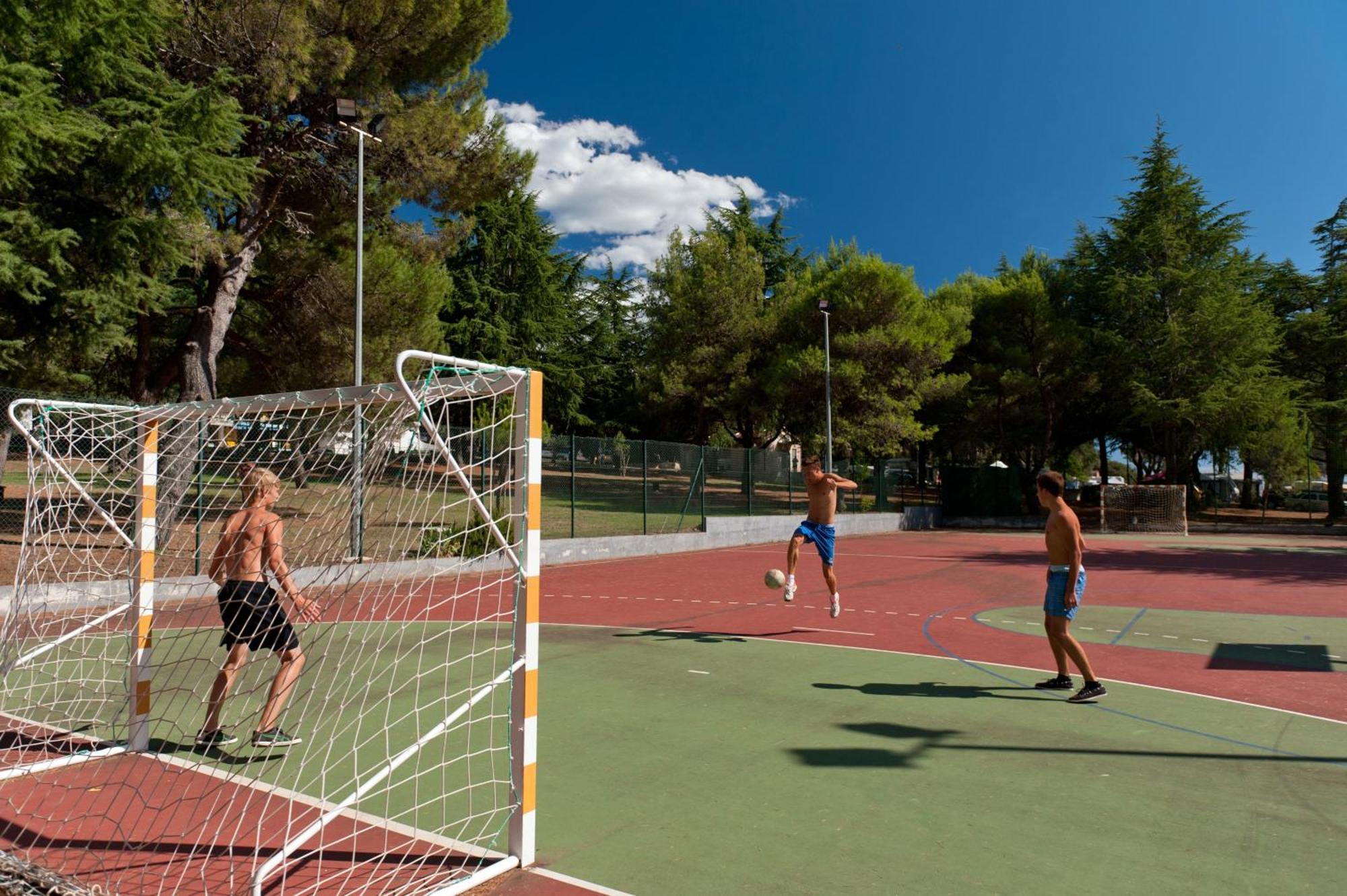 Maistra Camping Koversada Uncovered Naturist Pitches Orsera Esterno foto