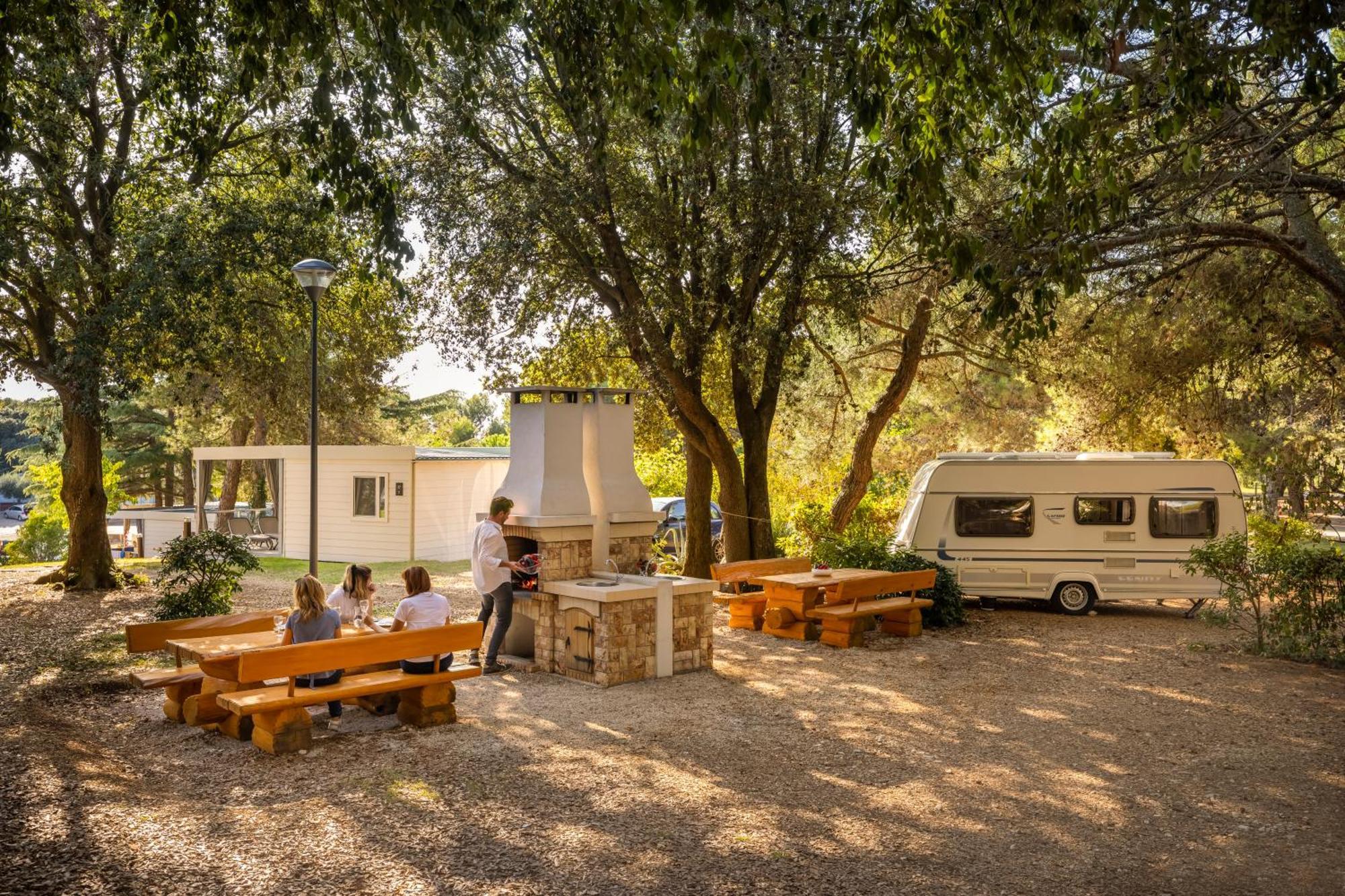 Maistra Camping Koversada Uncovered Naturist Pitches Orsera Esterno foto